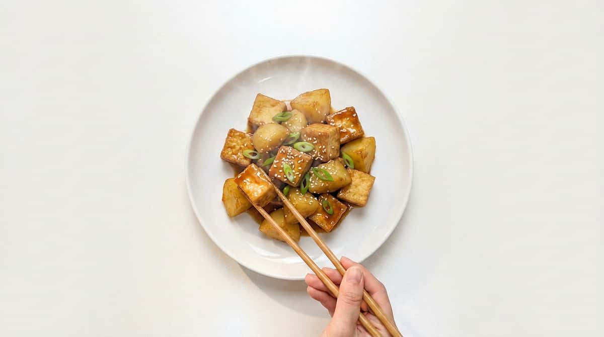 厚揚げとじゃがいものピリ辛焼肉タレ焼き（完成イメージ）