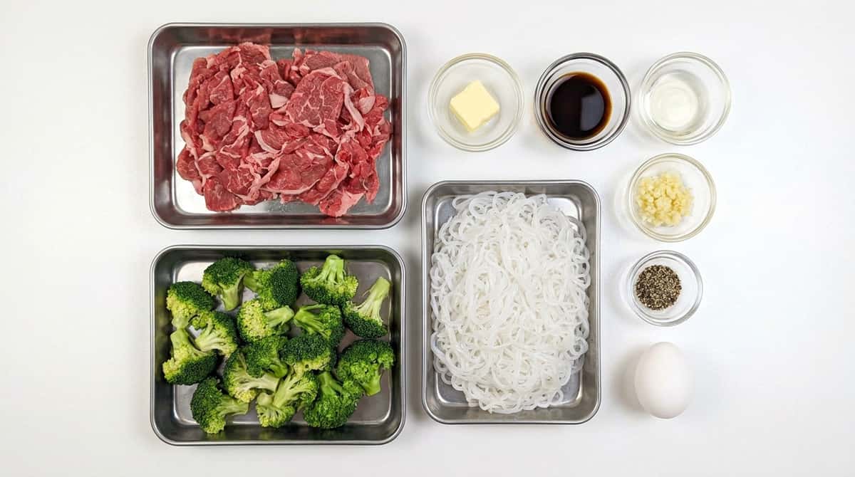 牛こまとブロッコリーのバター醤油丼（糖質オフ）（材料）