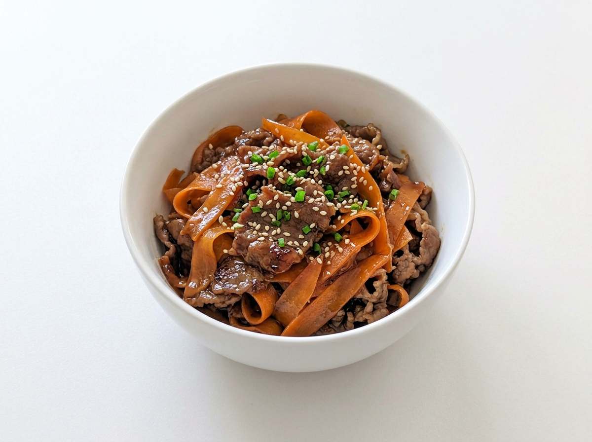 牛こまとにんじんの焼肉タレ蒸し