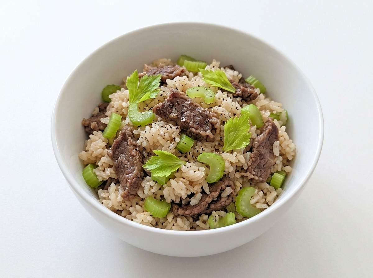 牛こまとセロリの塩こしょう炊き込みご飯