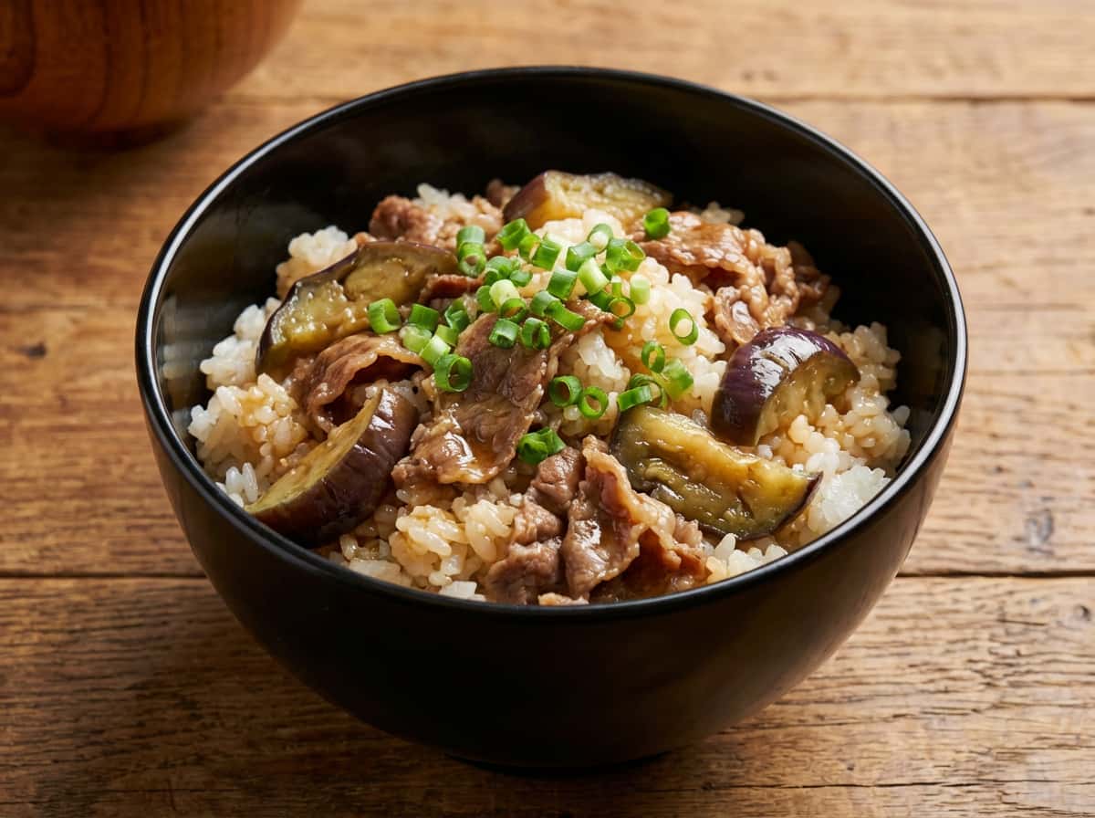 牛こまとなすのめんつゆ炊き込みご飯