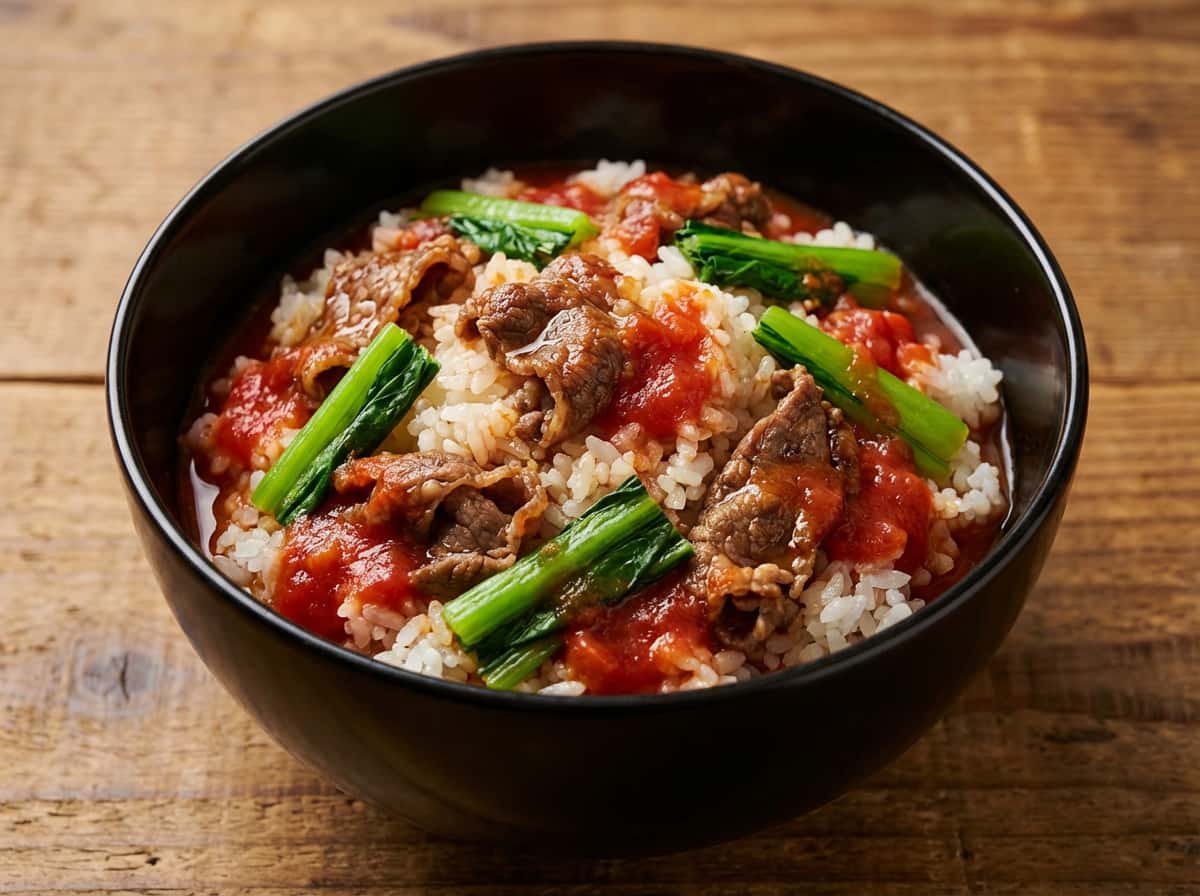 牛こまと小松菜のガッツリトマト炊き込みご飯