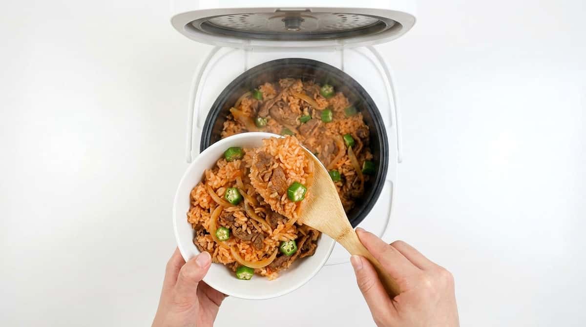 牛こま切れ肉とオクラのさっぱりケチャップ炊き込みご飯（完成イメージ）