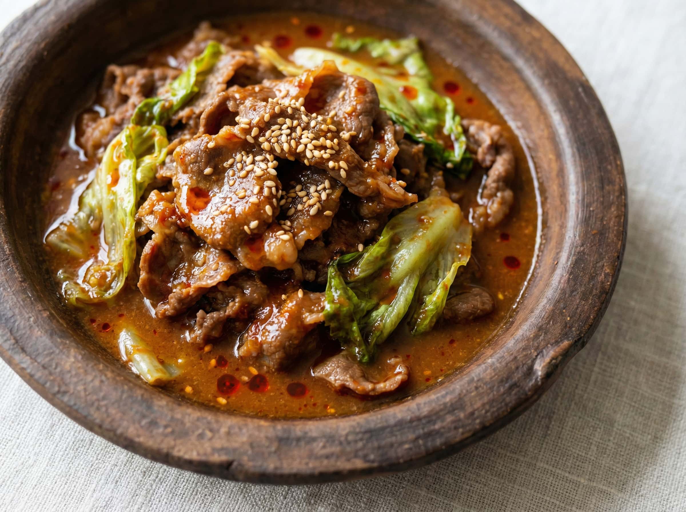 牛薄切りとレタスの味噌ピリ辛煮