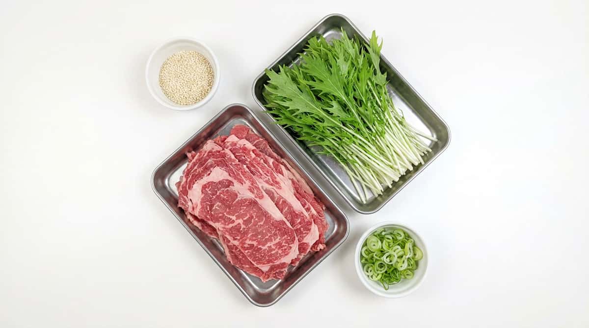 牛薄切り肉と水菜の焼肉のタレ丼（材料）