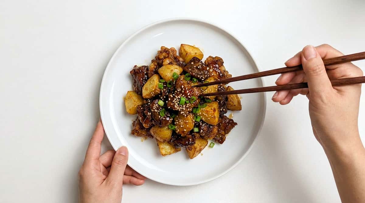 牛薄切り肉とじゃがいもの焼肉のタレ揚げ（完成イメージ）