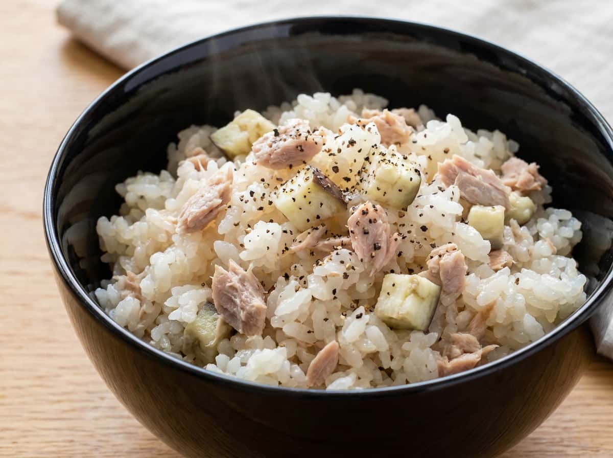 ツナとなすのピリ辛塩こしょう炊き込みご飯