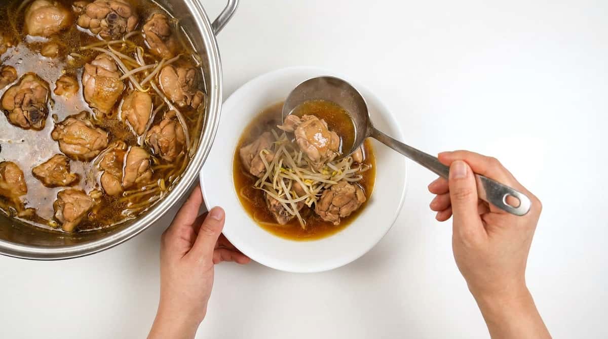 鶏むね肉ともやしのごま油旨だし煮（完成イメージ）