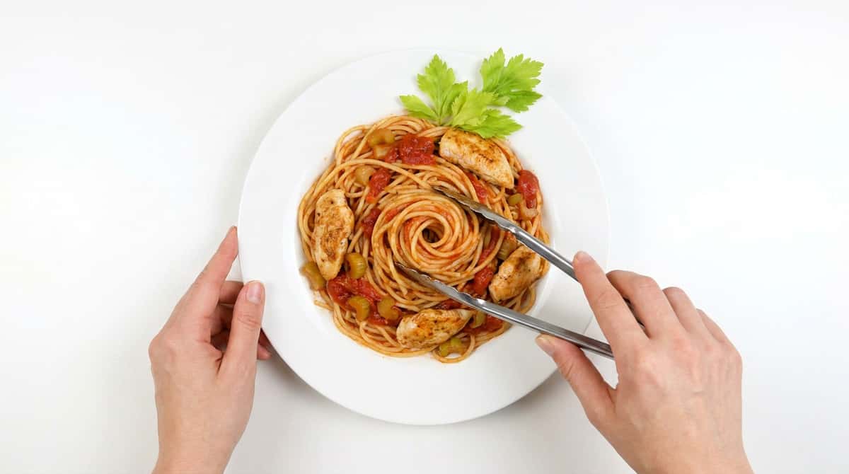 鶏むね肉とセロリのガッツリトマトパスタ（完成イメージ）