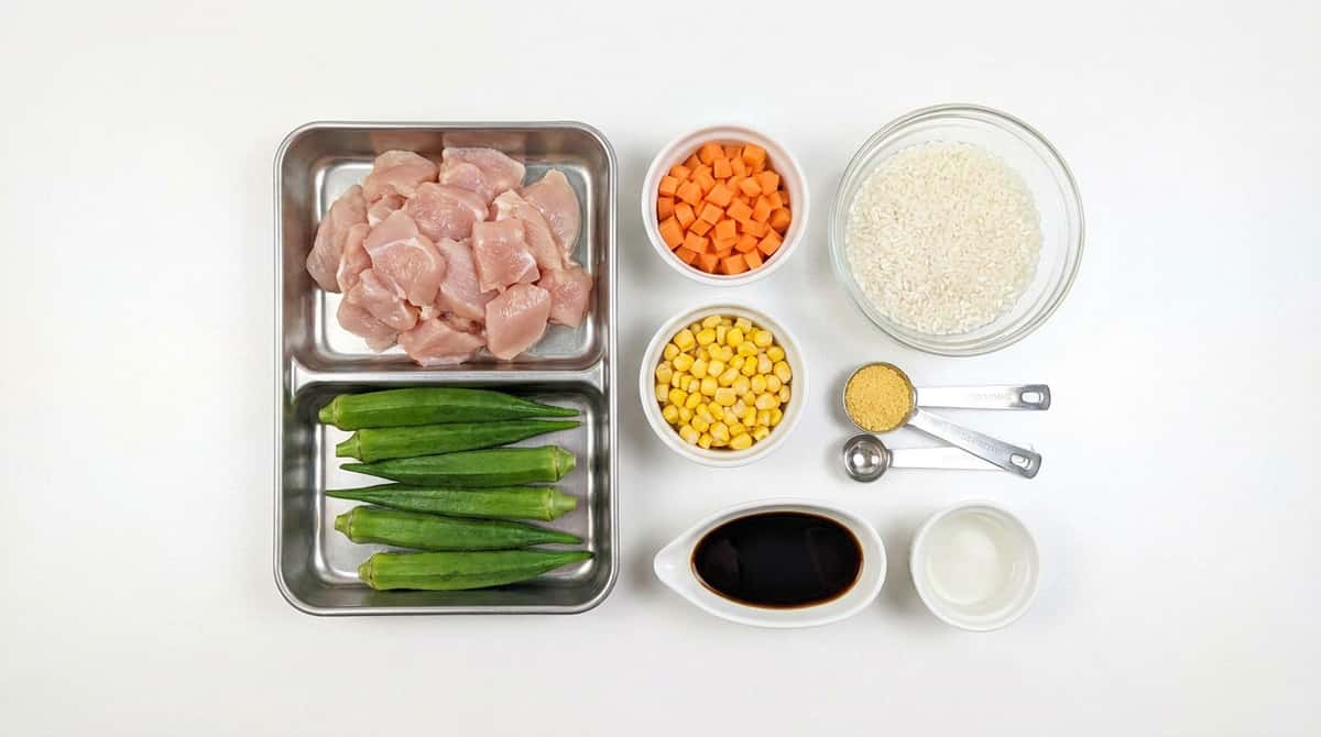 鶏むね肉とオクラのコンソメ炊き込みご飯（材料）