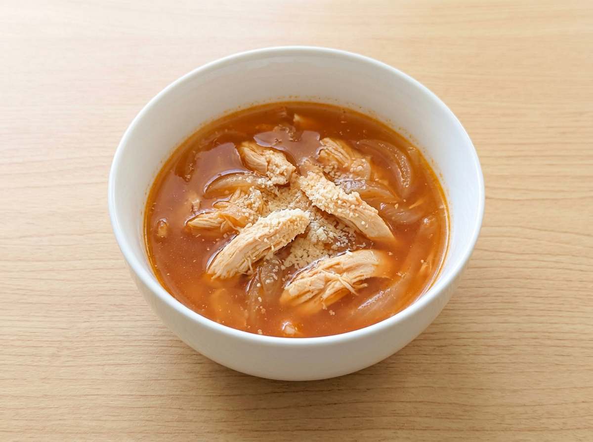 鶏むね肉と玉ねぎのケチャップスープ