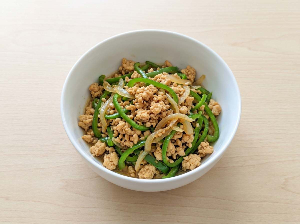 鶏ひき肉とピーマンのコンソメ炒め【作り置き】