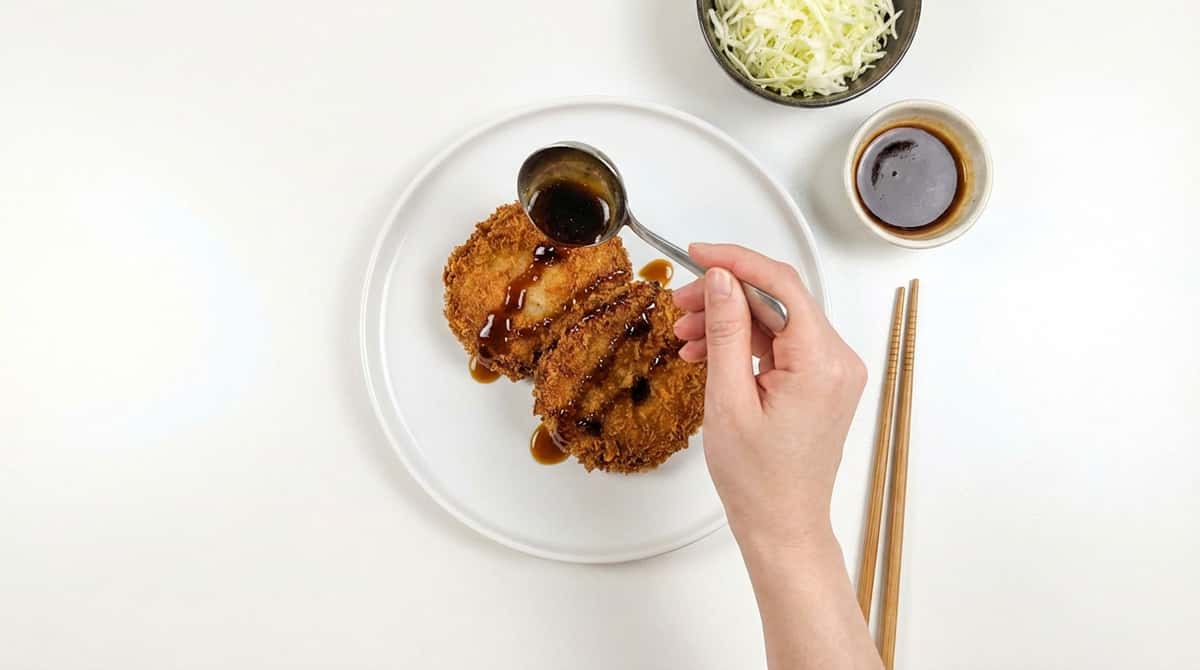 鶏ひき肉とキャベツのバター醤油メンチカツ（完成イメージ）