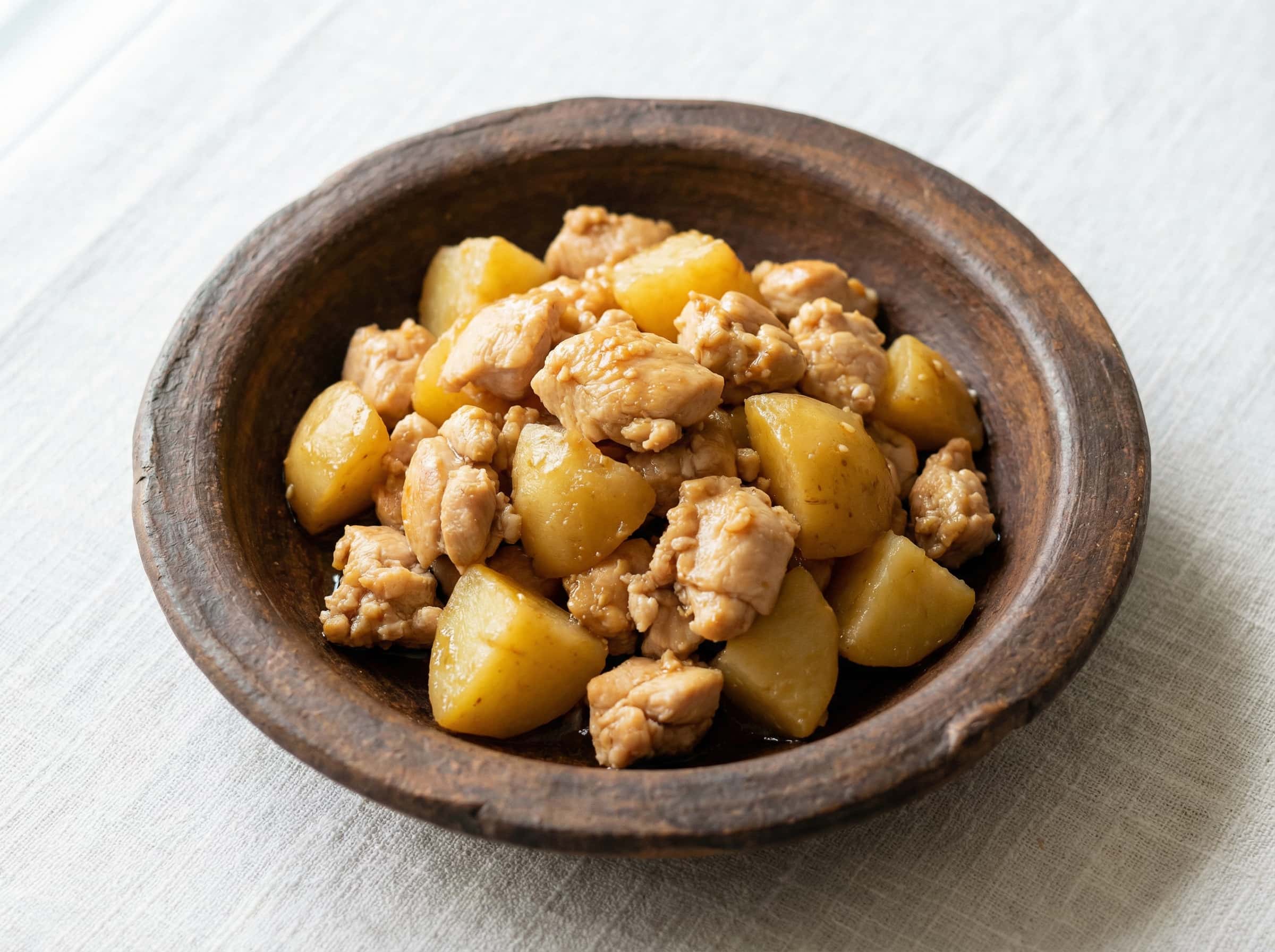 鶏ひき肉とじゃがいものごま油蒸し