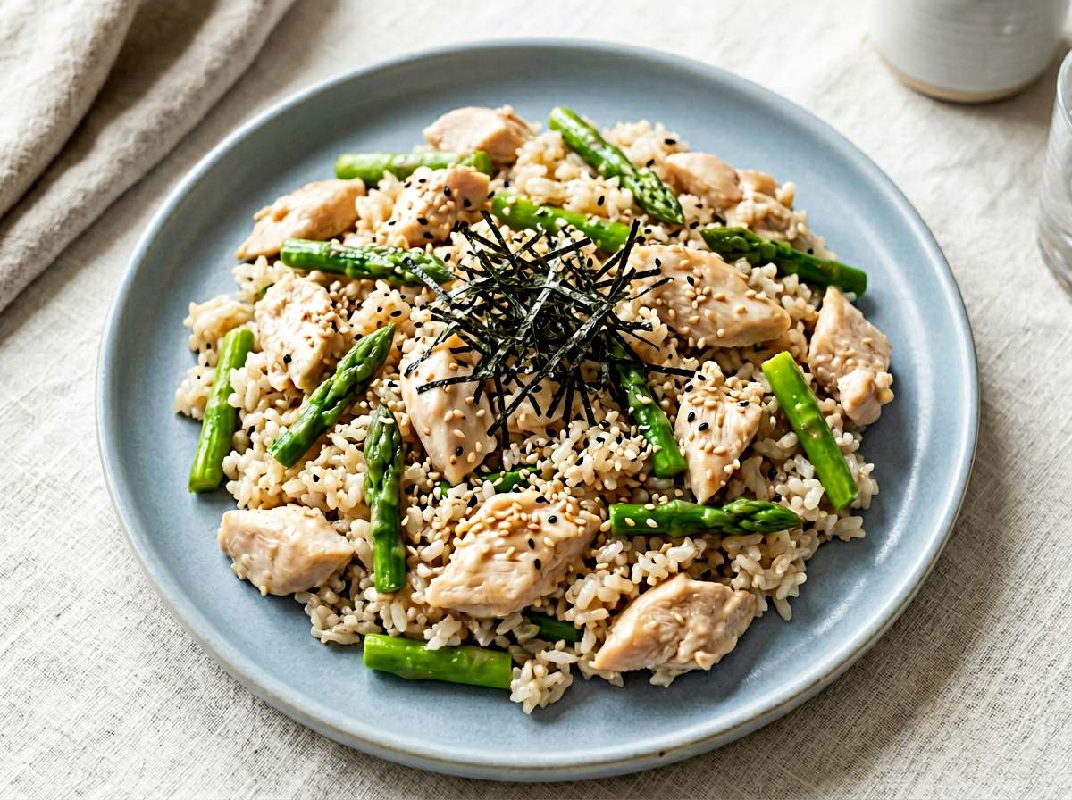 鶏ささみとアスパラのマヨ風味炊き込みご飯