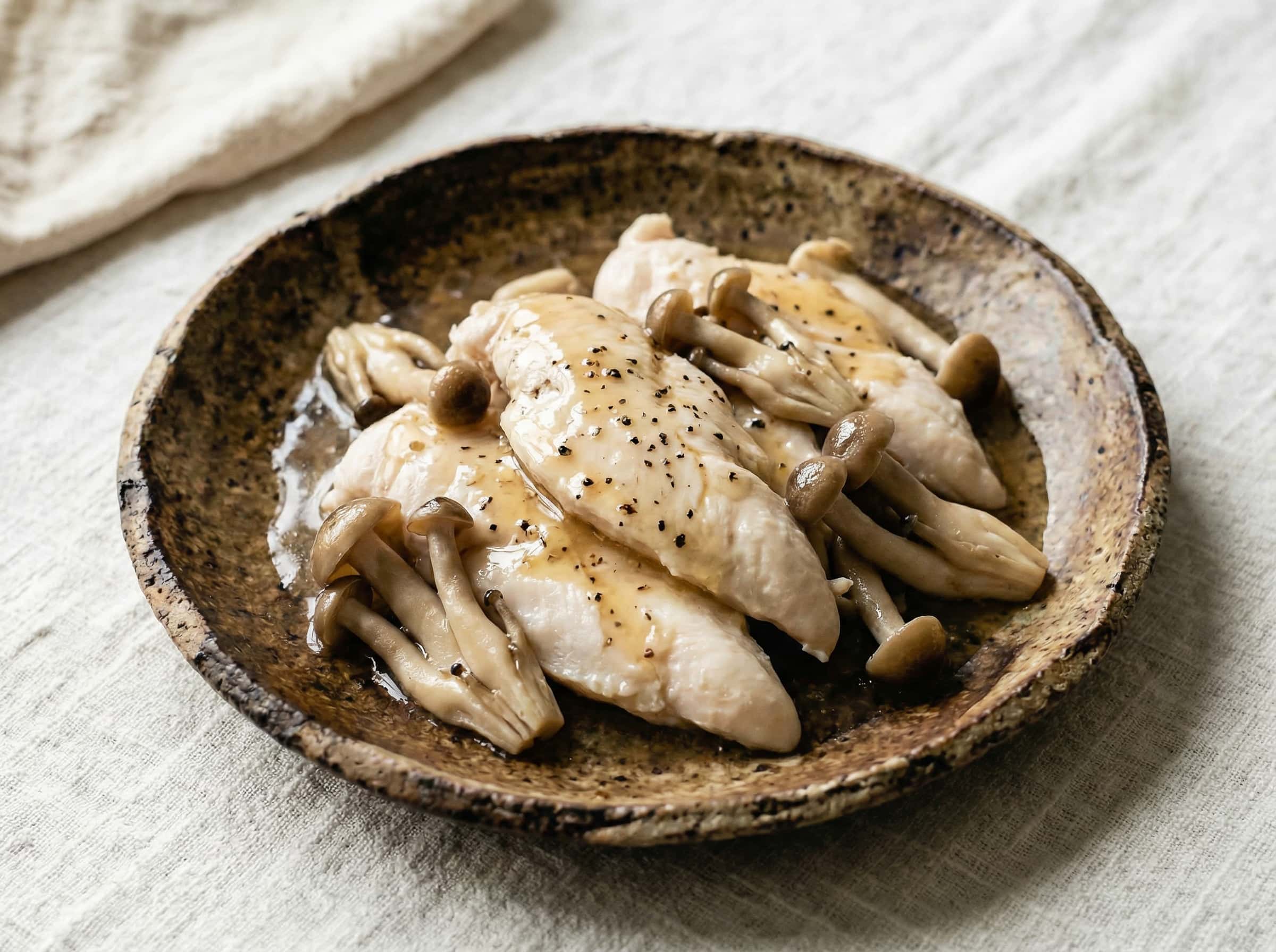 鶏ささみときのこの白だし蒸し