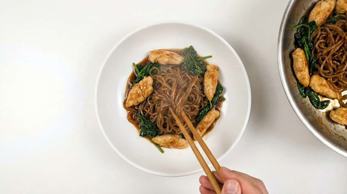鶏ささみとほうれん草のオイスターソースしらたきパスタ（完成イメージ）