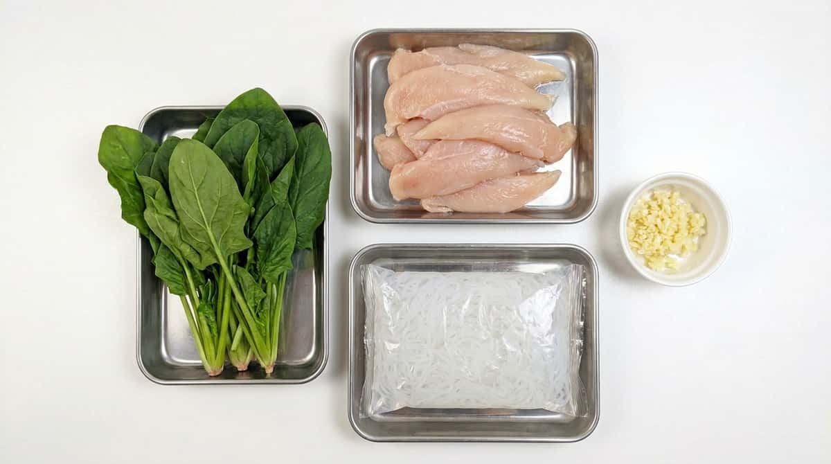 鶏ささみとほうれん草のオイスターソースしらたきパスタ（材料）