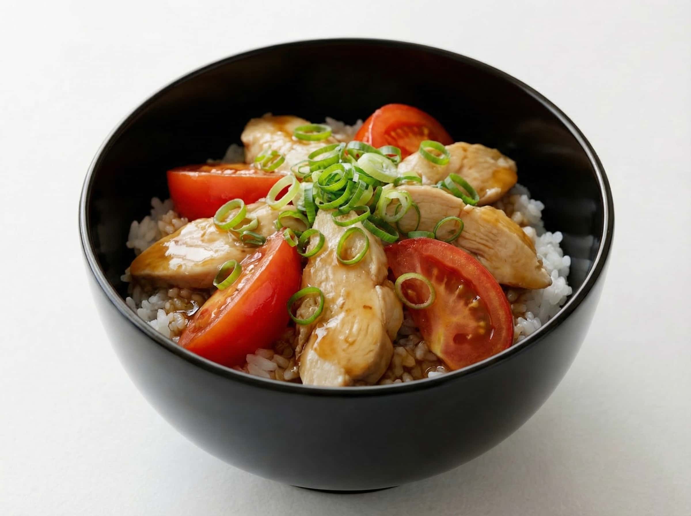 鶏ささみとトマトのめんつゆ丼（高タンパク）
