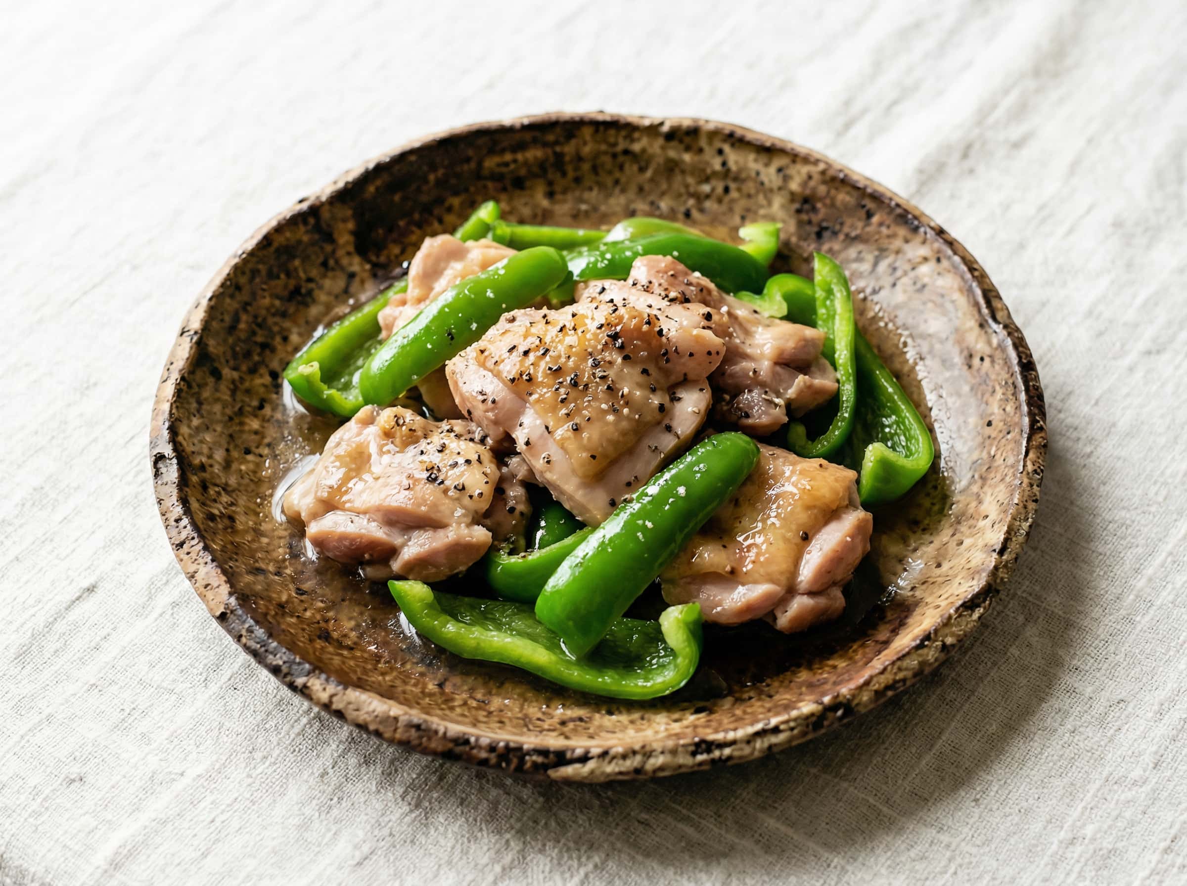 鶏もも肉とピーマンの塩こしょう漬け（作り置き）