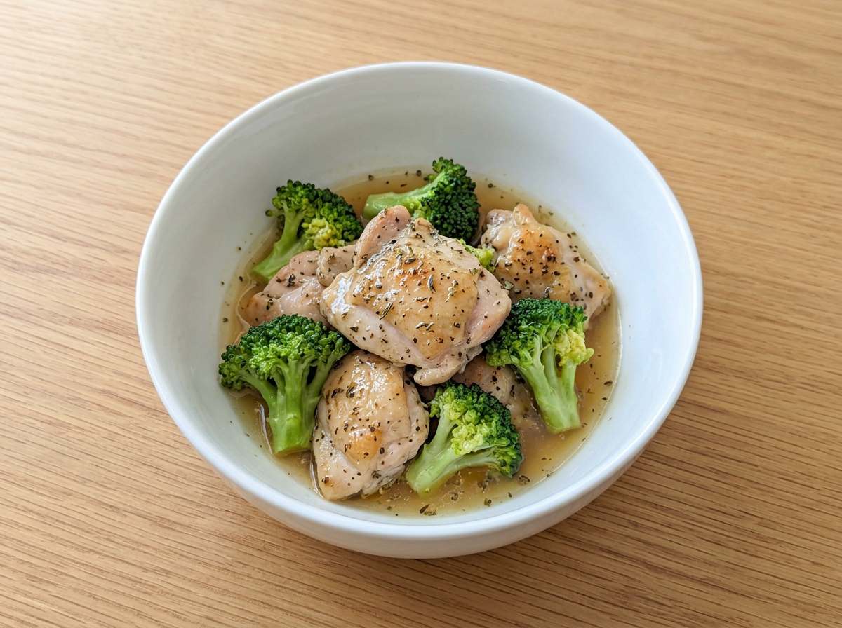 鶏もも肉とブロッコリーのコンソメ漬け