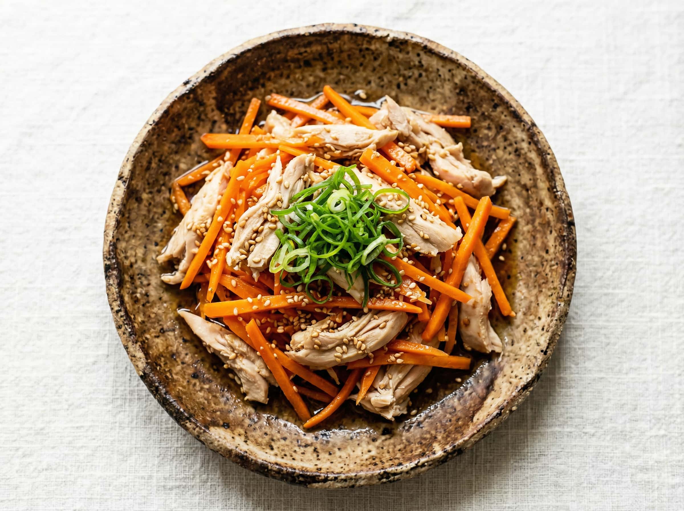 鶏もも肉とにんじんのポン酢ごま和え（ガッツリ）