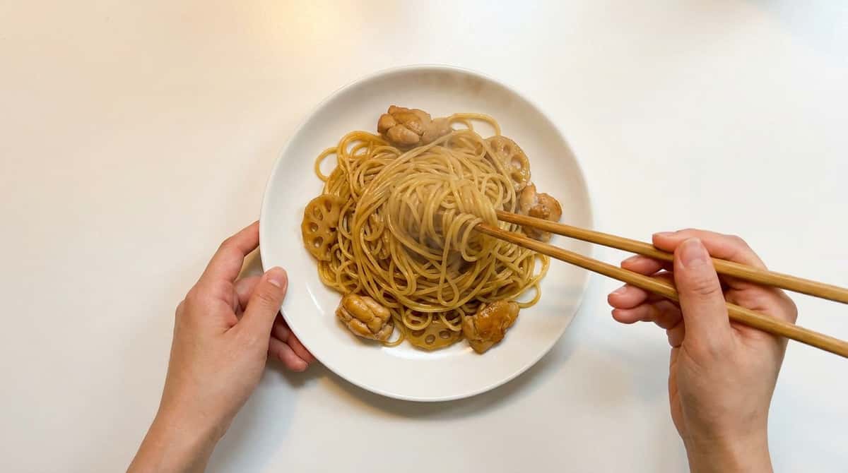 鶏もも肉とれんこんのバター醤油パスタおつまみ（完成イメージ）