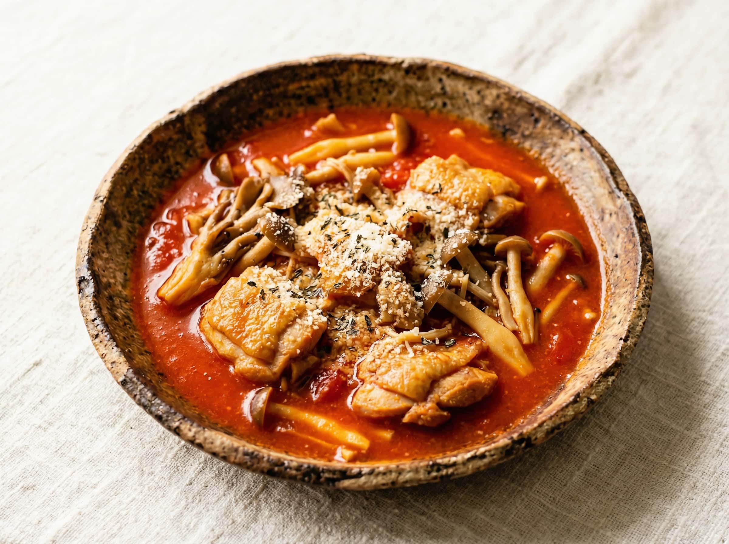 鶏ももときのこのトマト缶スープ（ガッツリ煮込み）