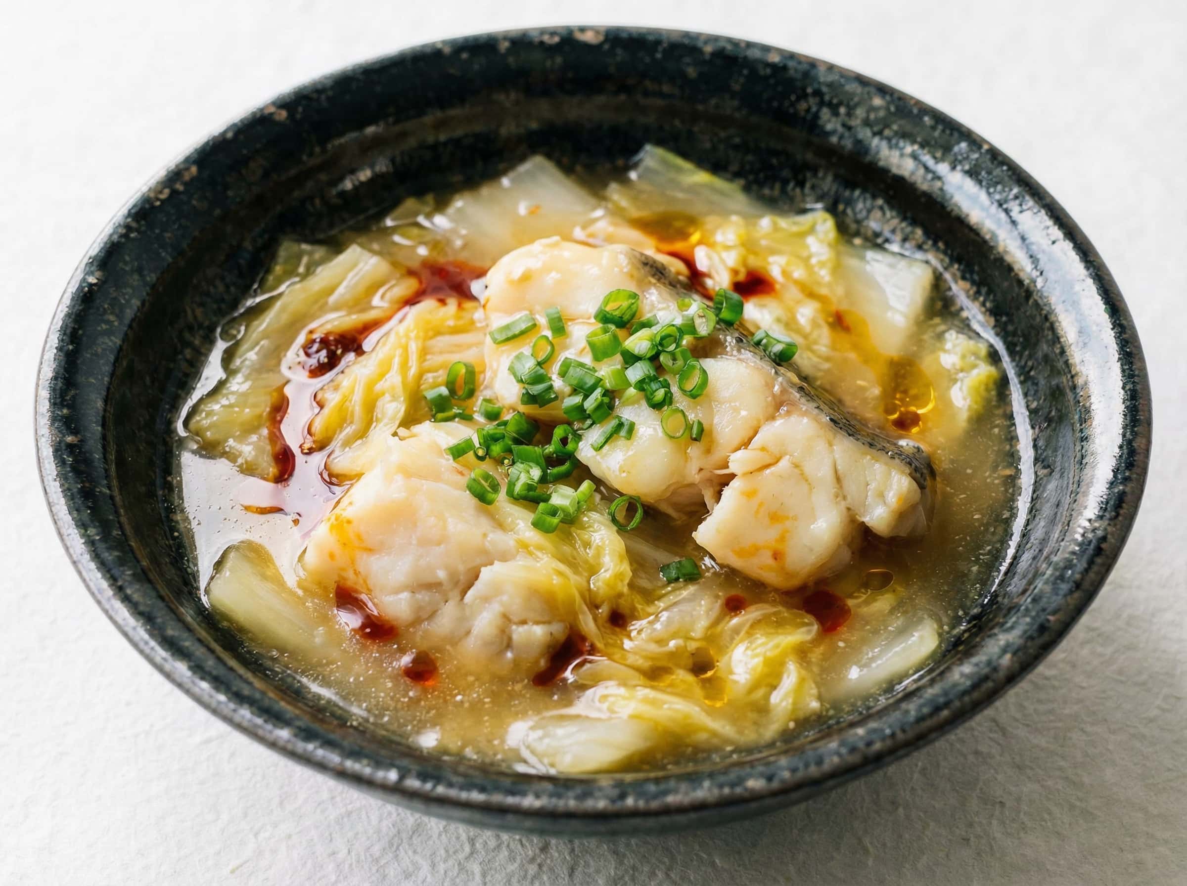 タラと白菜のピリ辛コンソメ煮