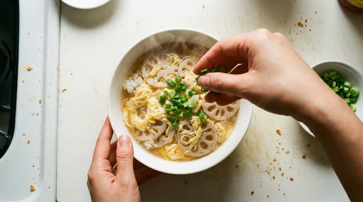 れんこんと卵のコンソメ丼（完成イメージ）