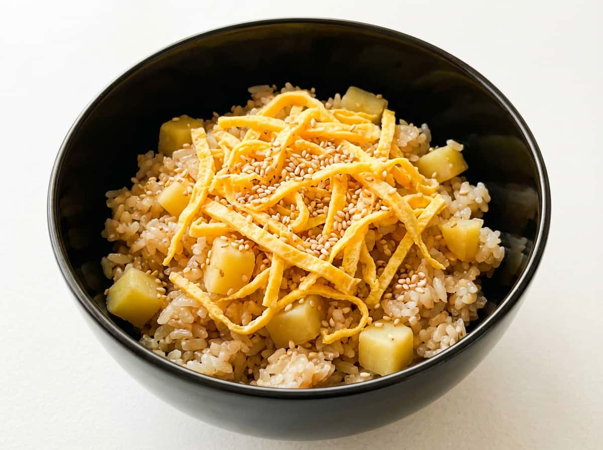 卵とじゃがいもの甘酢炊き込みご飯（おつまみ風）