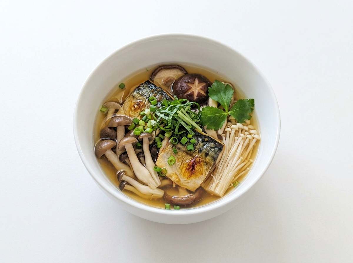 サバときのこのコンソメ蒸し