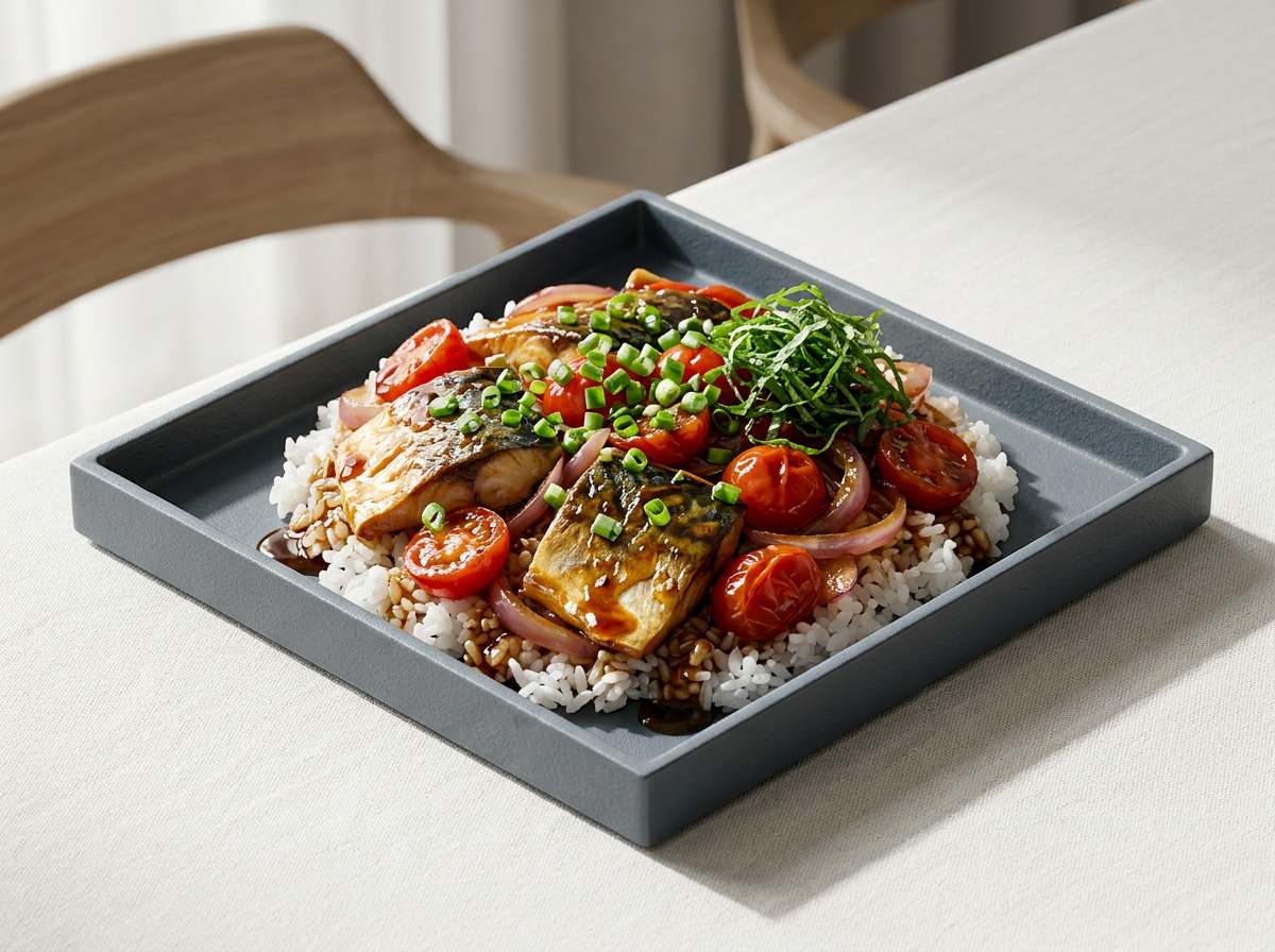 サバとトマトのオイスターソース丼