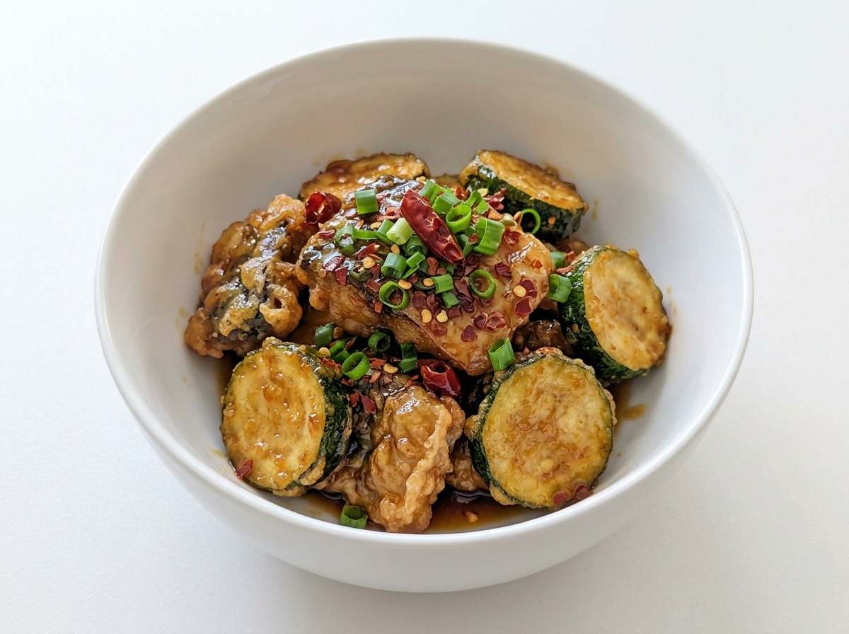 サバとズッキーニのピリ辛めんつゆ揚げ