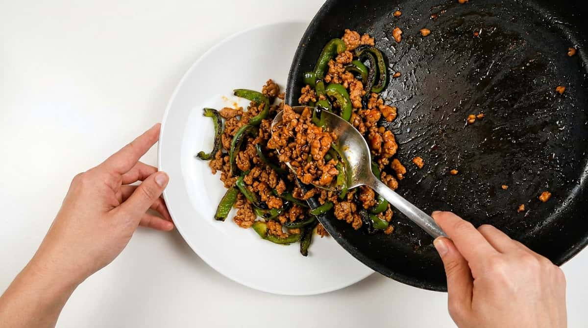 合いびき肉とピーマンの鶏ガラピリ辛焼き（完成イメージ）
