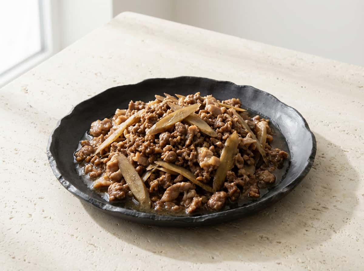 合いびき肉とごぼうのバター醤油煮