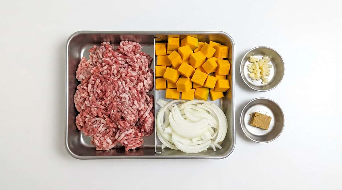 合いびき肉とかぼちゃのコンソメ炒め（材料）