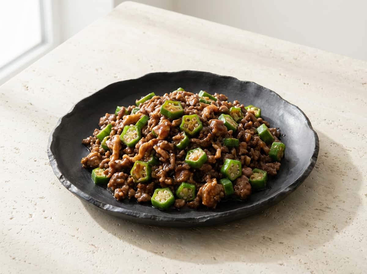 合いびき肉とオクラのオイスターソース和え