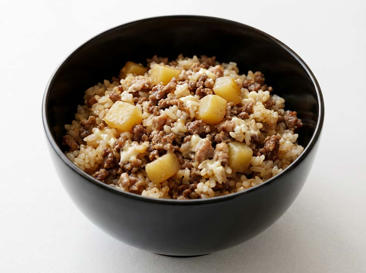 合いびき肉とじゃがいものマヨ炊き込みご飯