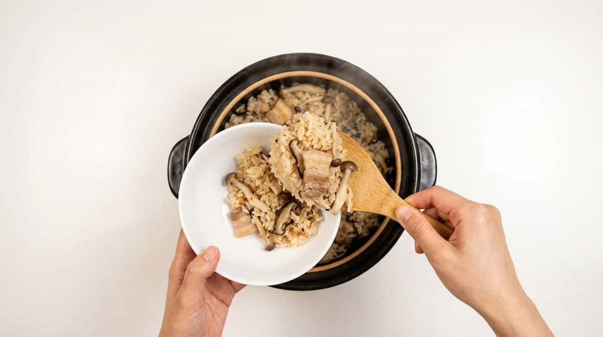 豚バラときのこの醤油炊き込みご飯（完成イメージ）