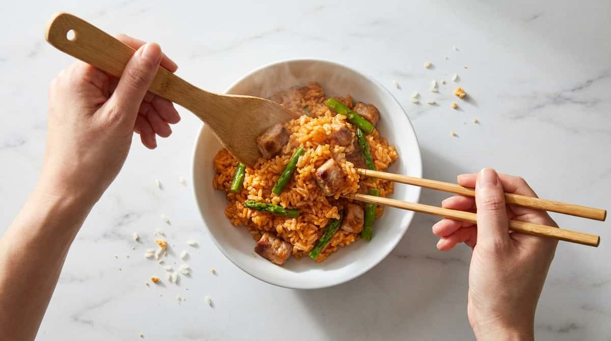 豚ロースとアスパラのケチャップ炊き込みおつまみご飯（完成イメージ）