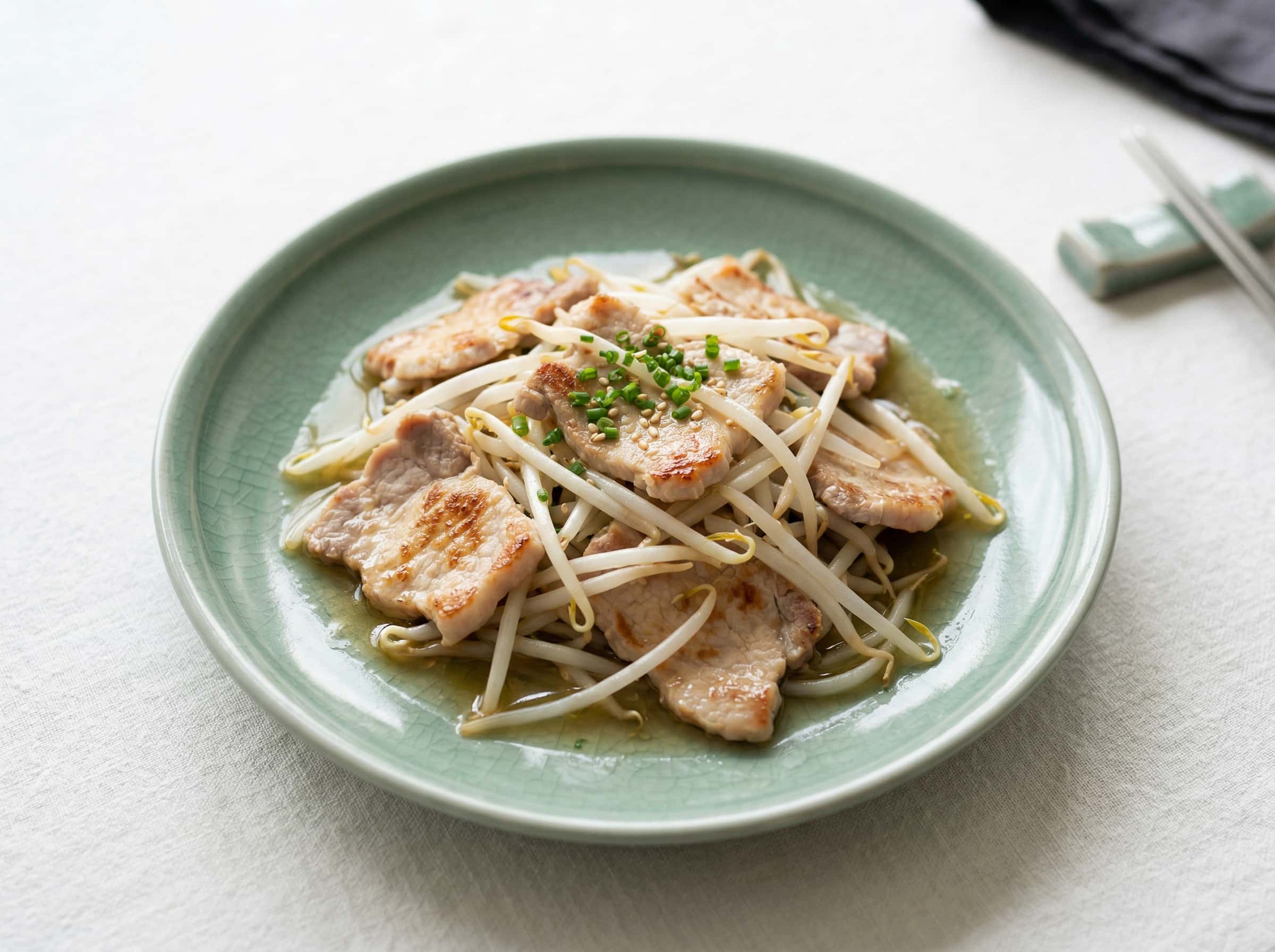 豚ロースともやしのコンソメ炒め