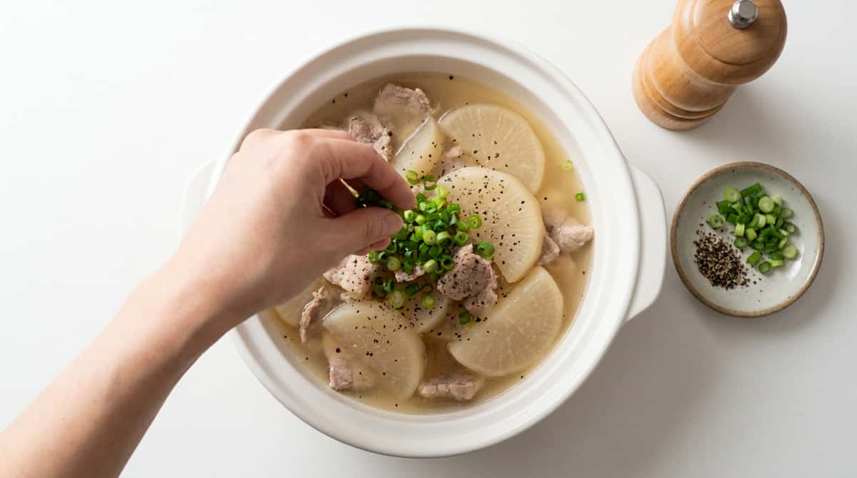 豚ロースと大根のピリ辛塩こしょう煮（完成イメージ）