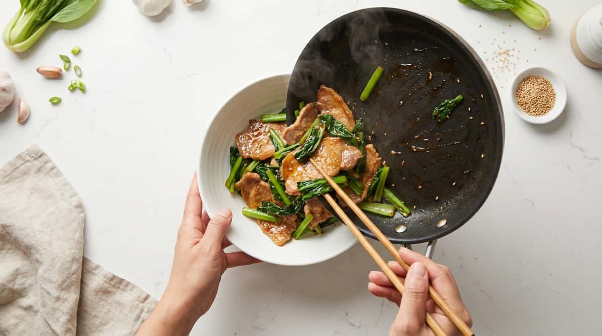 豚ロースと小松菜の鶏ガラスープ焼き（完成イメージ）