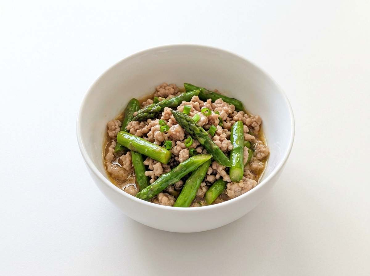 豚ひき肉とアスパラガスのバター醤油蒸し