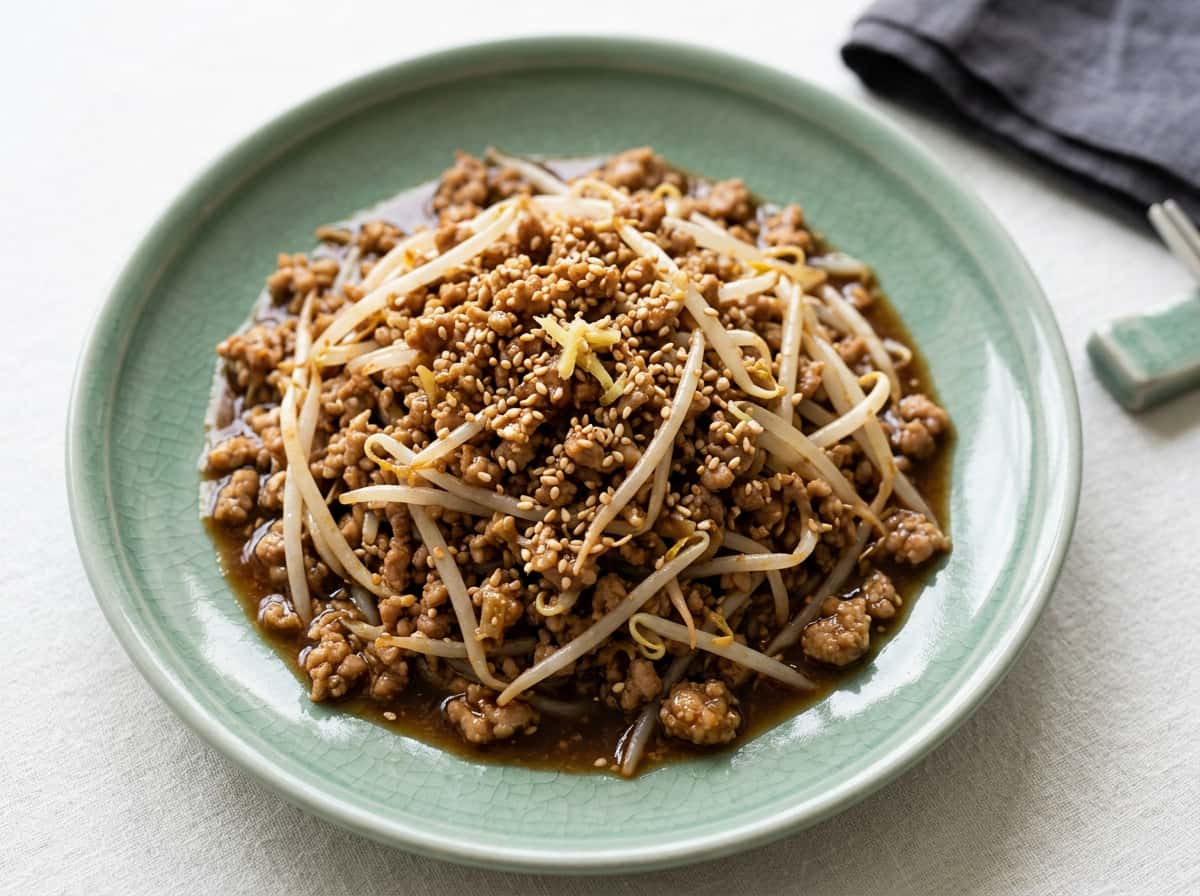 豚ひき肉ともやしの味噌和え