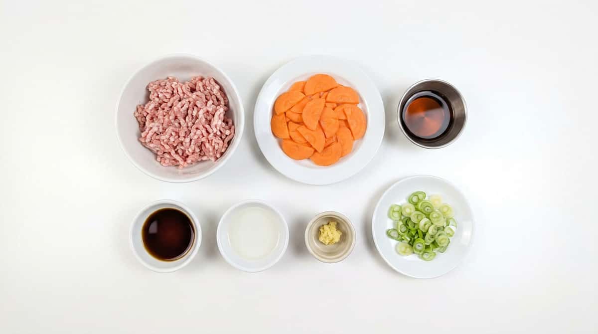 豚ひき肉とにんじんのめんつゆスープ（材料）