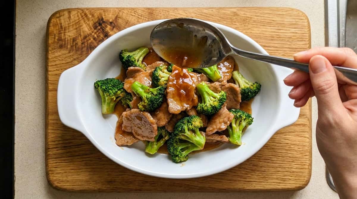 豚こまとブロッコリーの鶏がら旨炒め（完成イメージ）