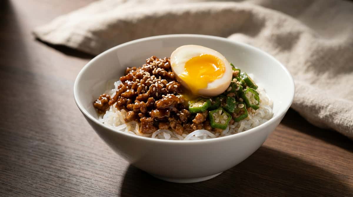 豚こまとオクラの醤油そぼろ丼（糖質オフ）（完成イメージ）