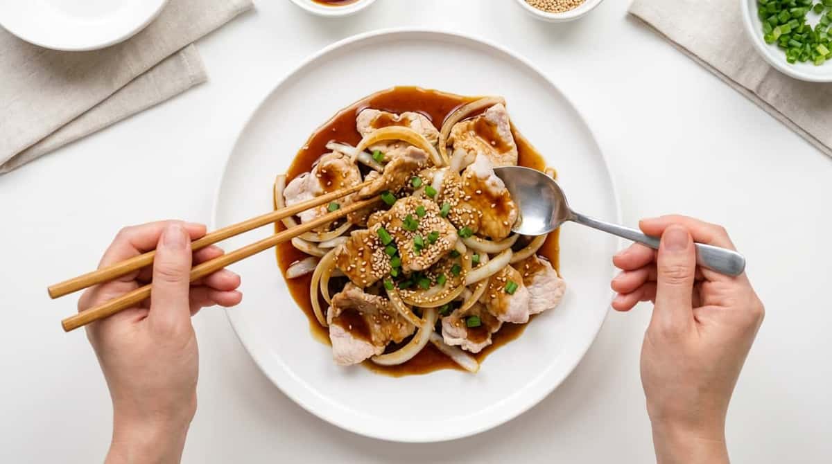 豚こまと玉ねぎの焼肉だれ和え（完成イメージ）